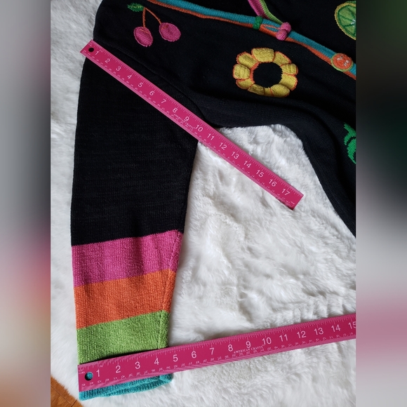 Cadigan handknited with fruits design - Picture 8 of 9